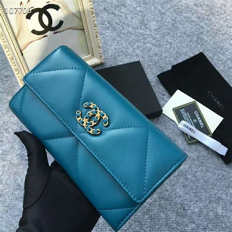 chanel 19 wallets